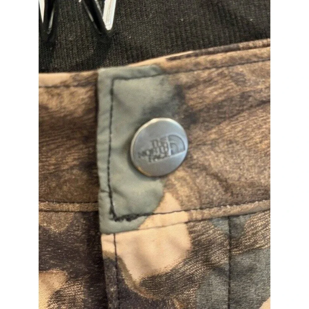 The North Face Dryvent Camo Ski Snow Pants EZ Grow Boys Size M 10